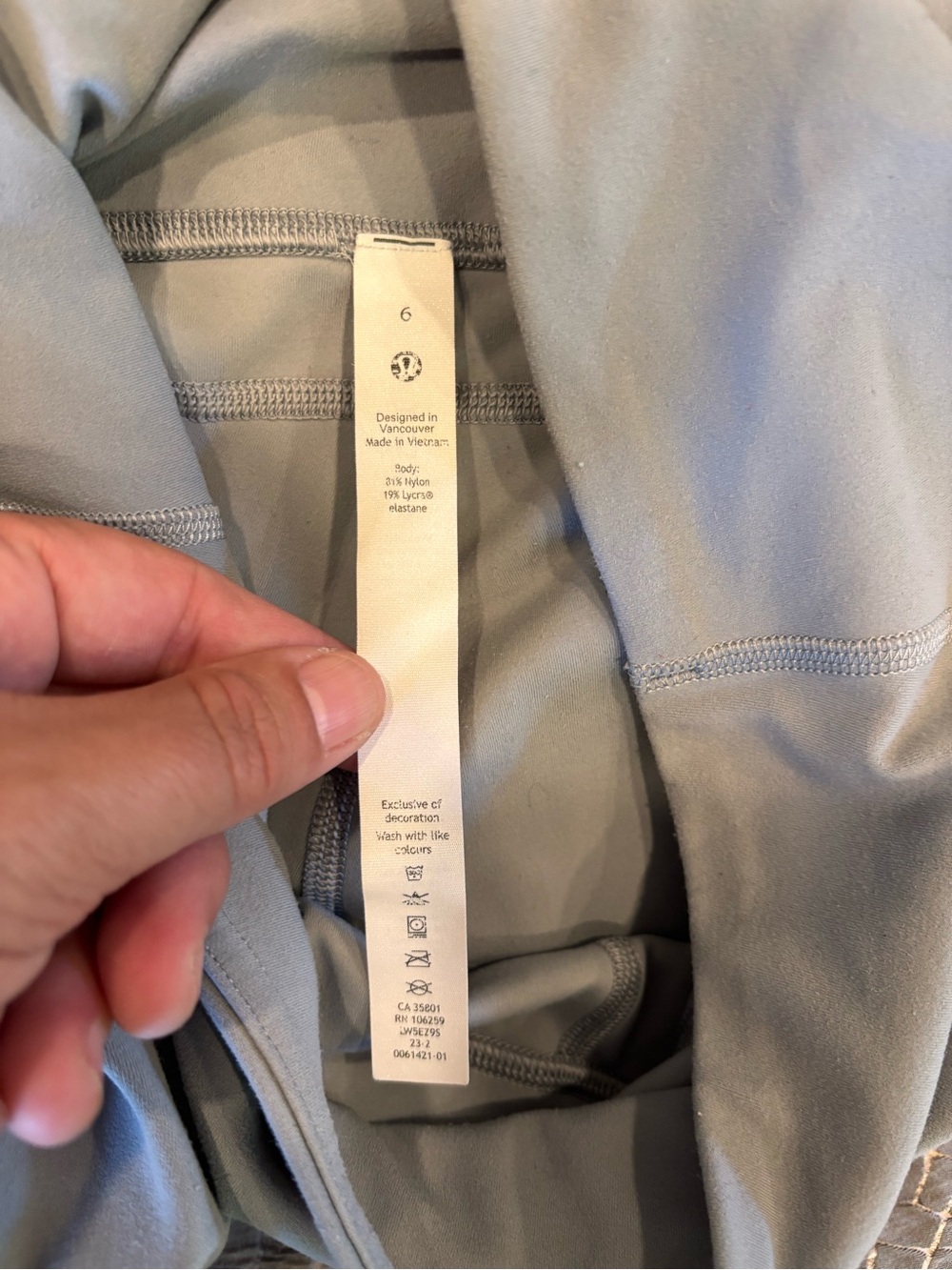 Lululemon gray wide leg leggings size 6 - Picture 3 of 5
